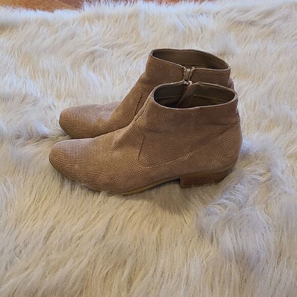 Steve‎ Madden womens tan suade ankle booties with zipper sides size 6 1/2 - Picture 3 of 9